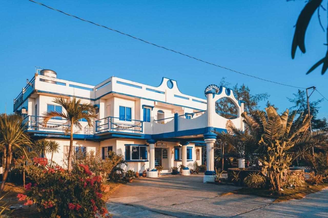 Club Monet Beachfront Resort By Cocotel Cabangan Экстерьер фото