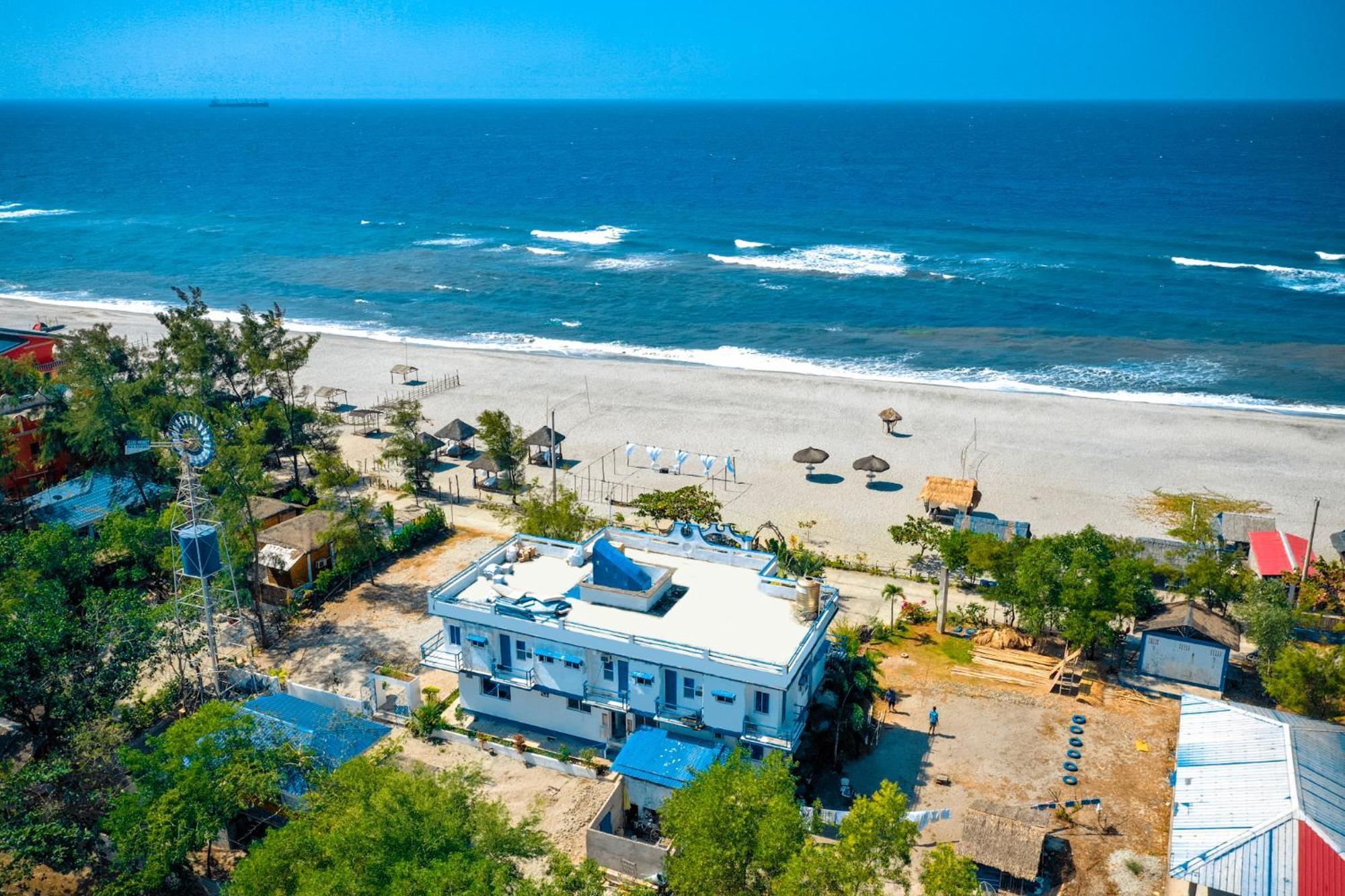 Club Monet Beachfront Resort By Cocotel Cabangan Экстерьер фото