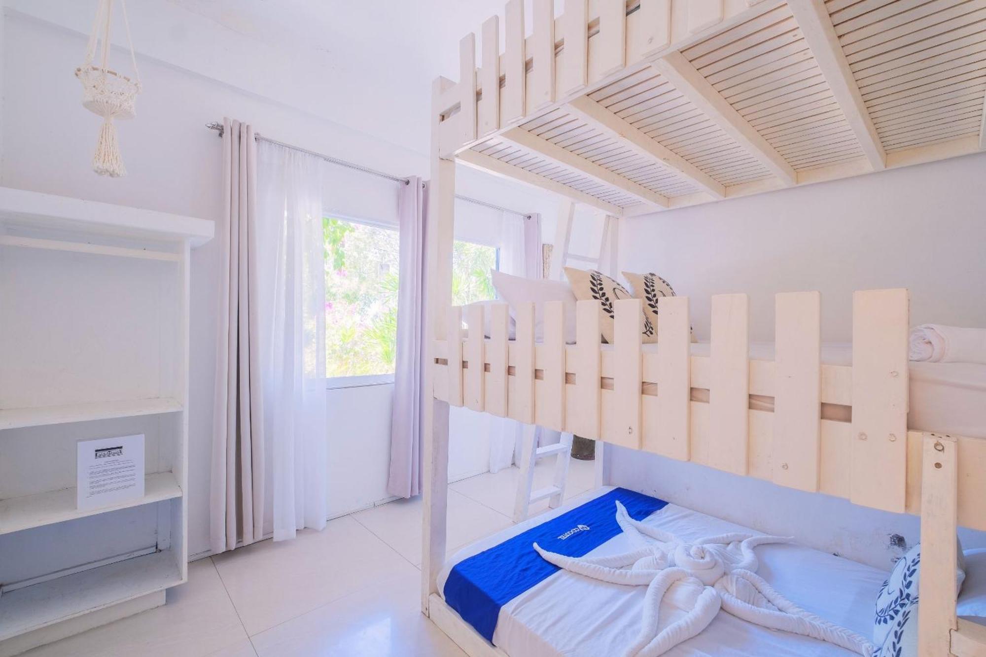 Club Monet Beachfront Resort By Cocotel Cabangan Номер фото