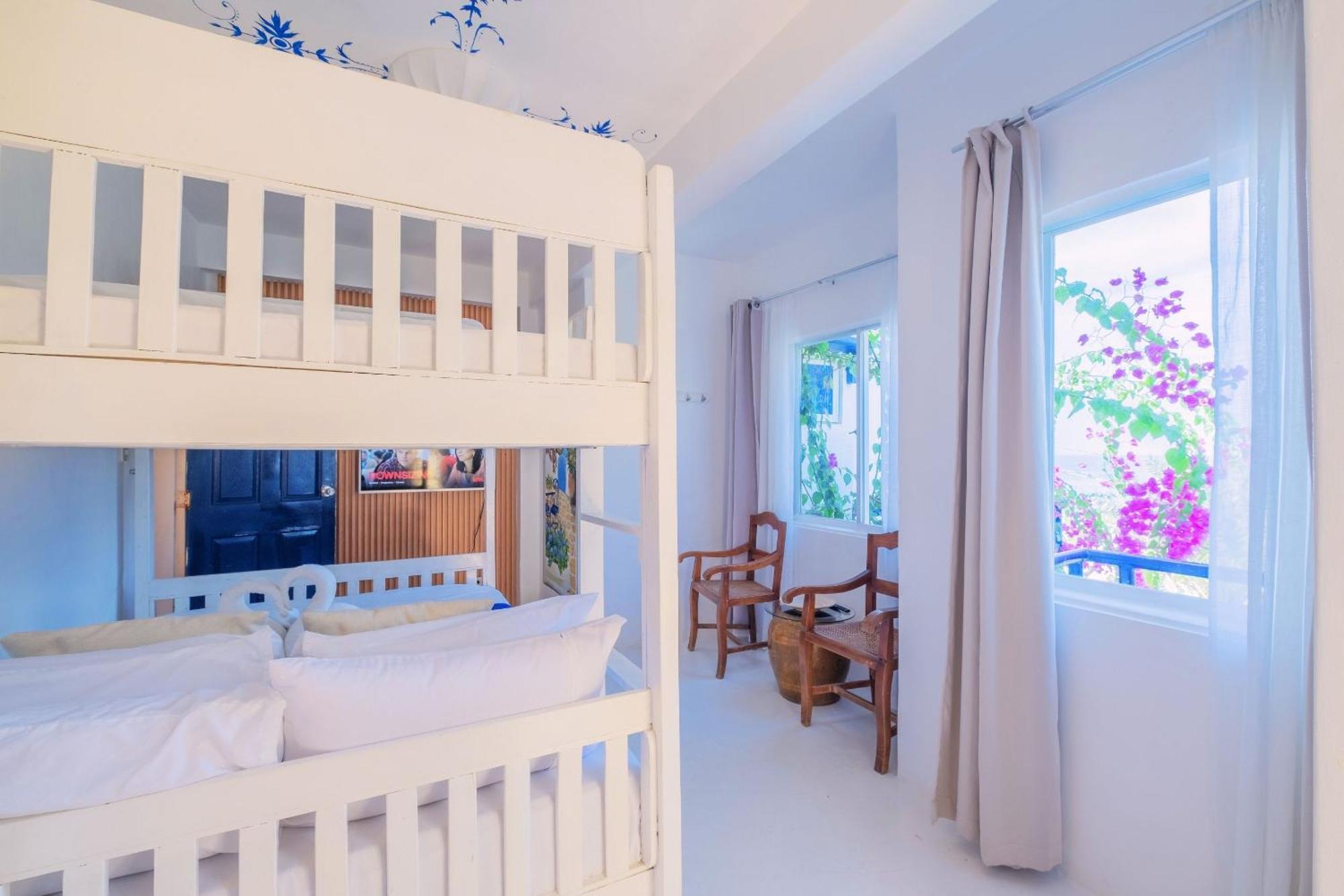 Club Monet Beachfront Resort By Cocotel Cabangan Номер фото