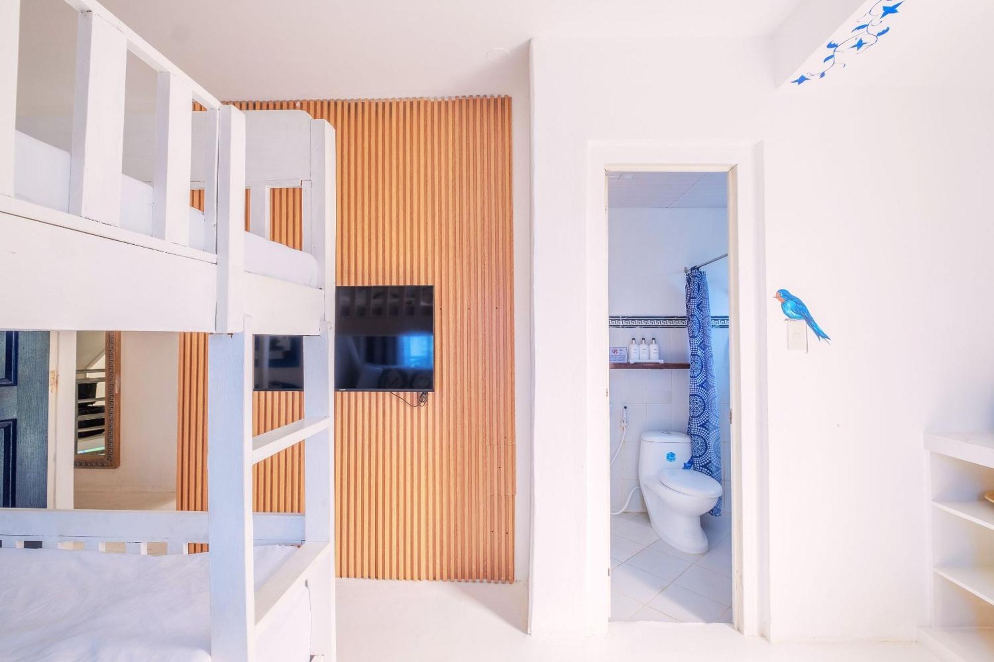 Club Monet Beachfront Resort By Cocotel Cabangan Номер фото
